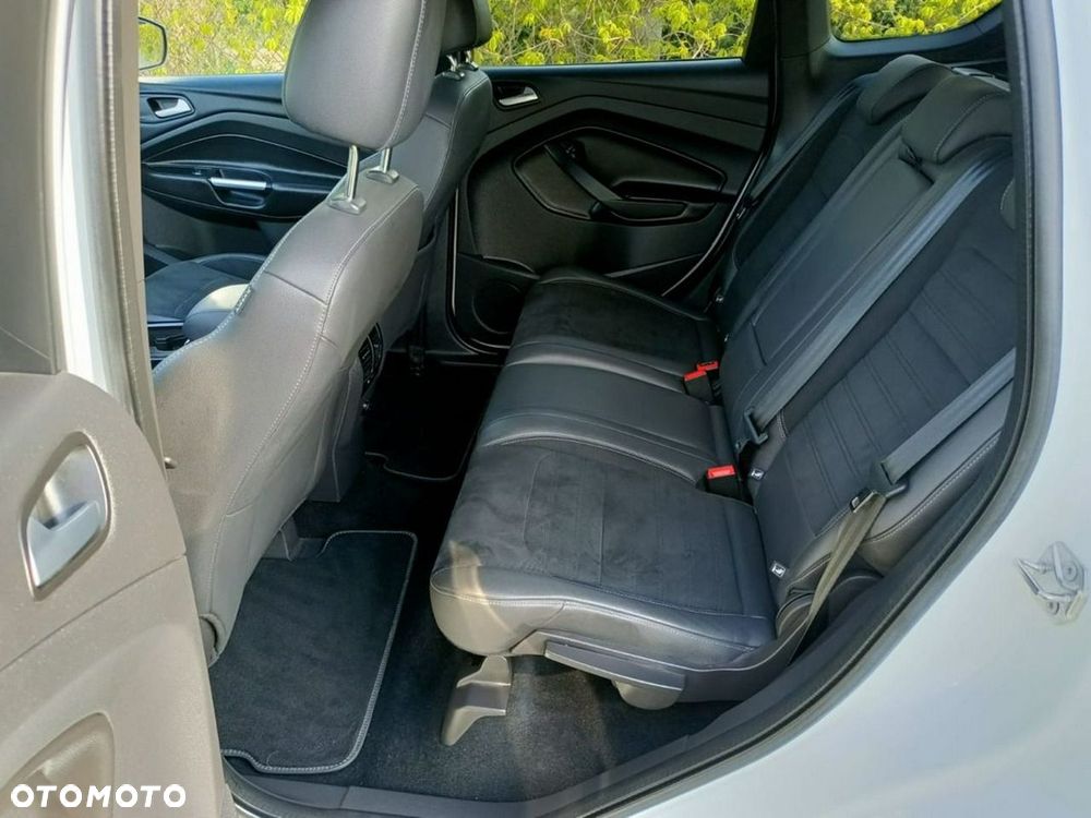 Ford Kuga 2.0 TDCi 2x4 ST-Line - 22