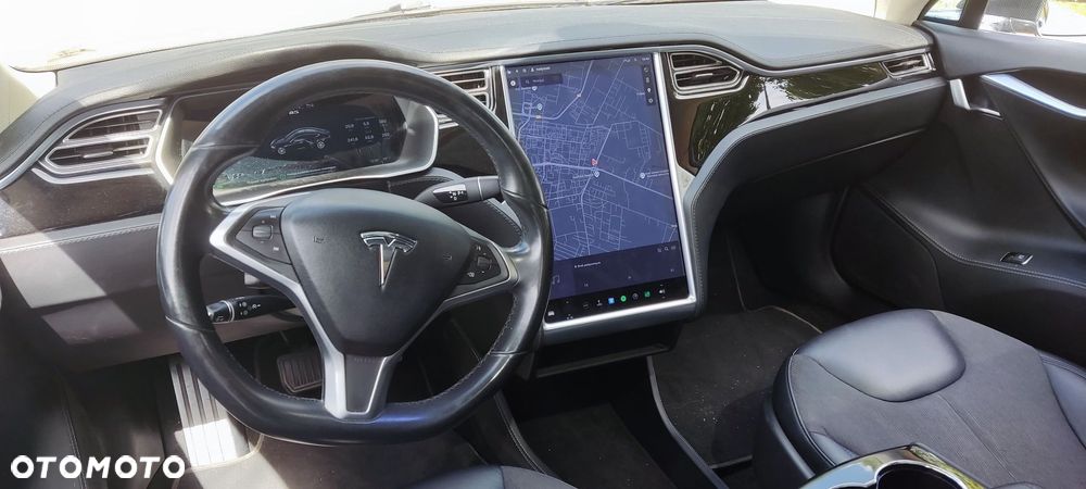 Tesla Model S 85 D - 3