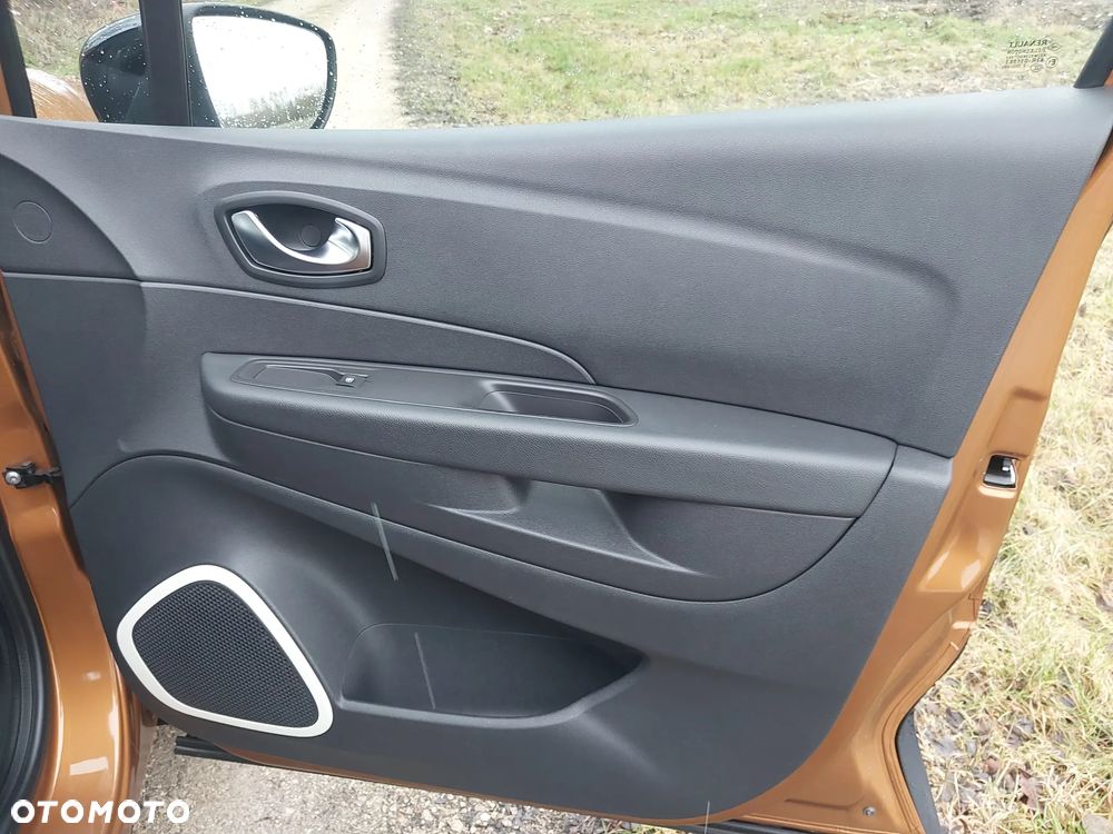 Renault Captur - 27