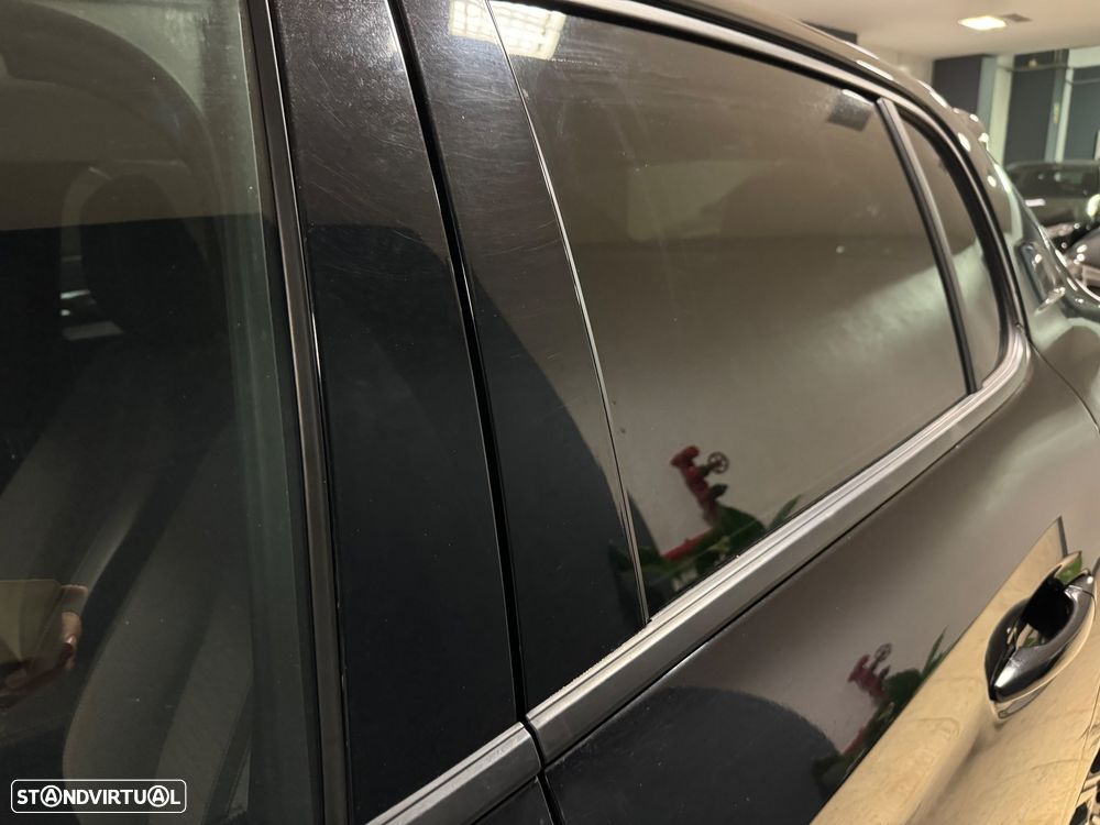 Peugeot 208 1.2 PureTech Allure EAT8 - 39