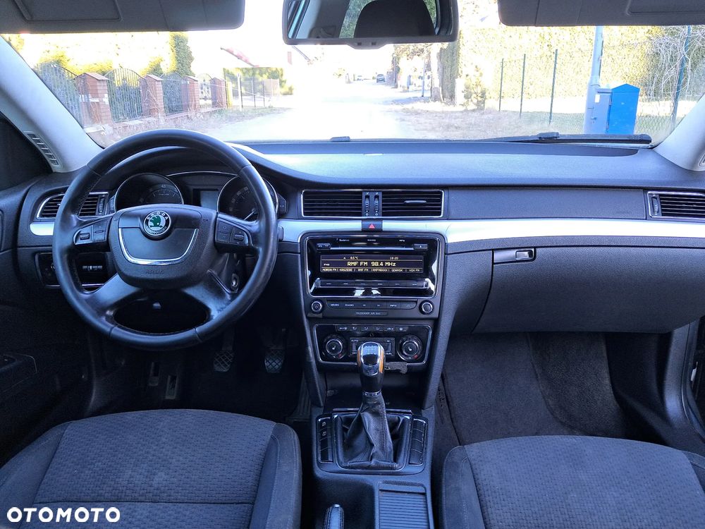 Skoda Superb 1.8 TSI FAMILY - 6