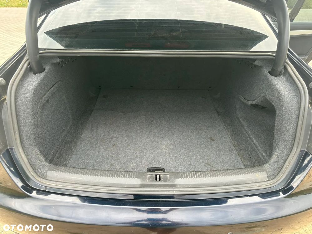 Audi A4 Avant 2.0 TDI - 17