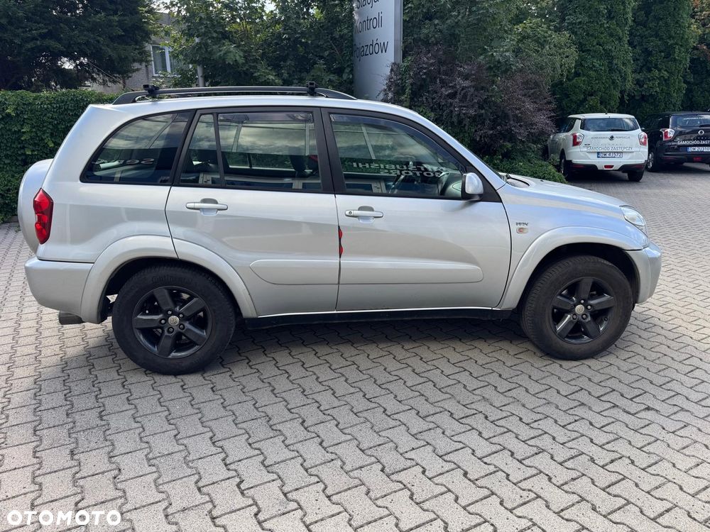 Toyota RAV4 2.0 VVT-i 4x4 - 5