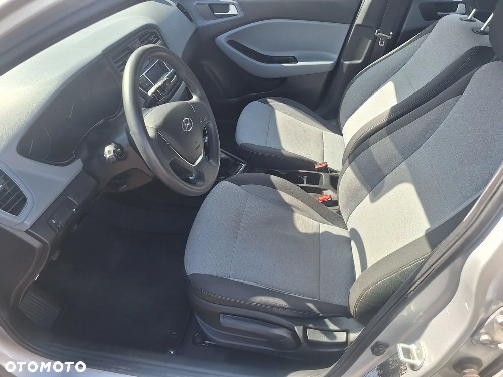 Hyundai i20 blue 1.2 Classic - 7