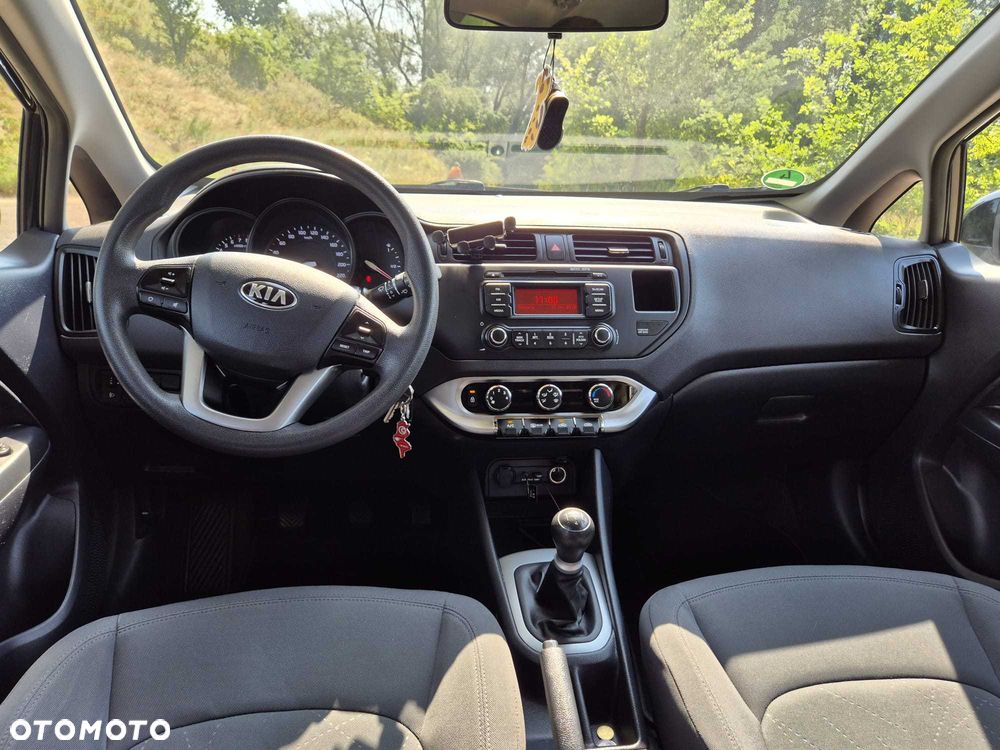 Kia Rio - 5