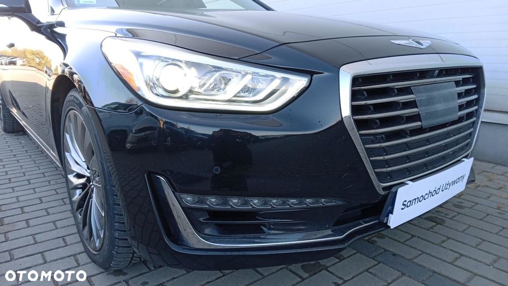 Hyundai Genesis - 12