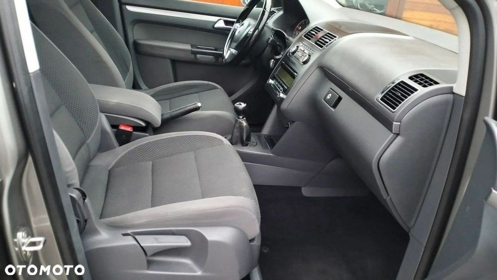 Volkswagen Touran 1.6 TDI DPF BlueMotion Technology STYLE - 22