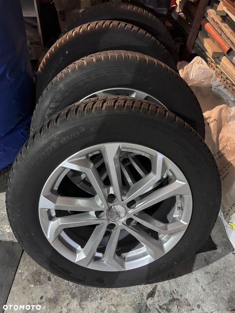 Toyota RAV4 - 24