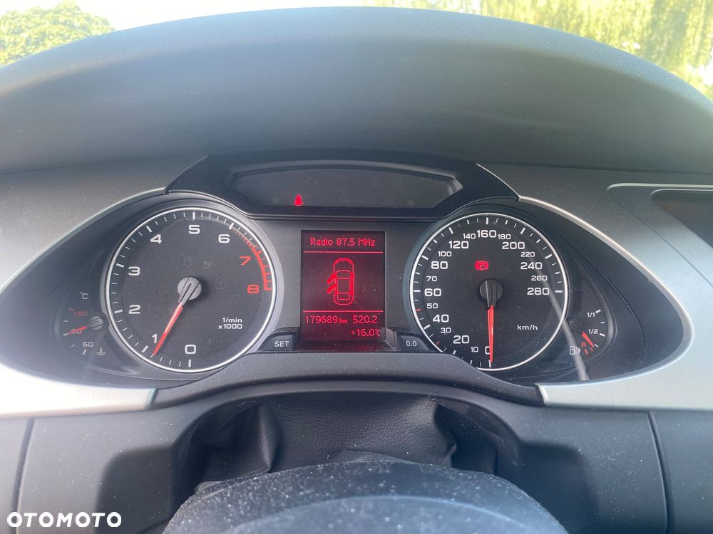 Audi A4 Limousine - 10