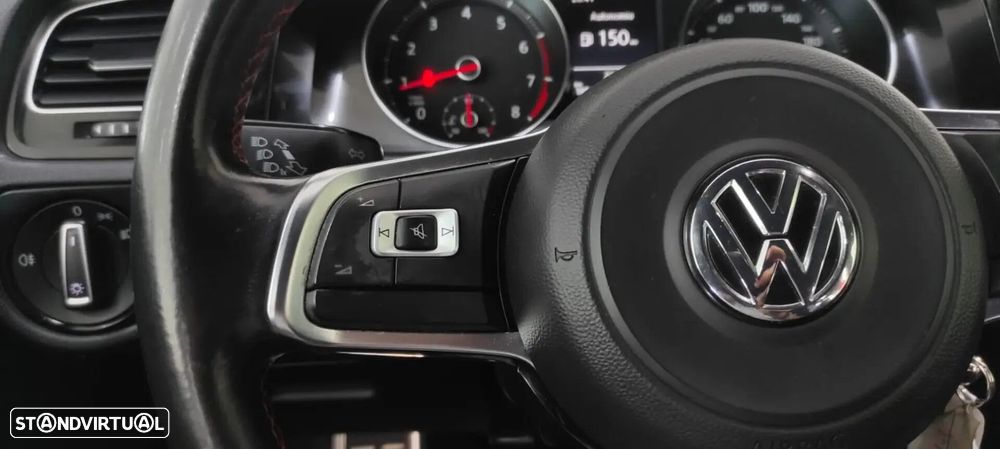 VW Golf - 32