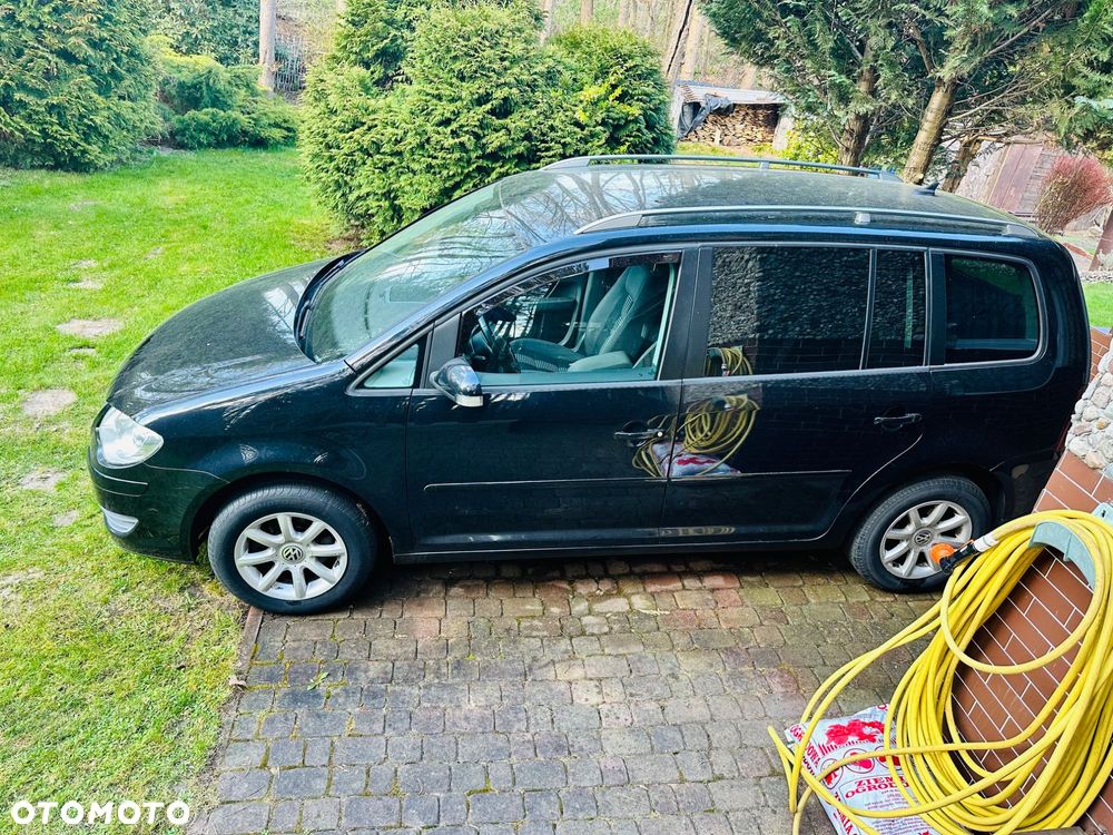 Volkswagen Touran - 2