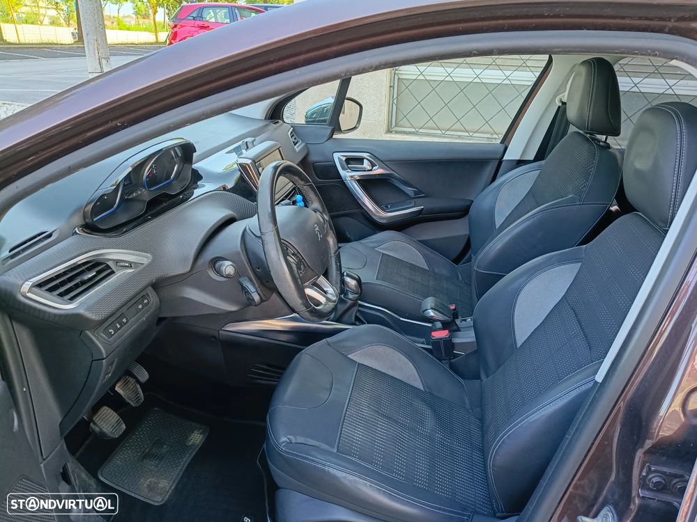 Peugeot 2008 1.6 e-HDi Allure - 13