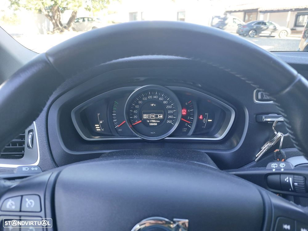 Volvo V40 D2 Kinetic - 8