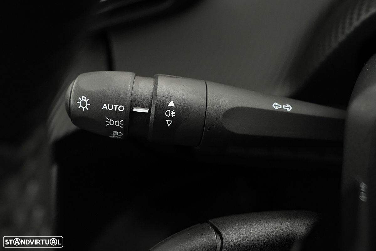 Peugeot 2008 1.2 PureTech Allure - 17