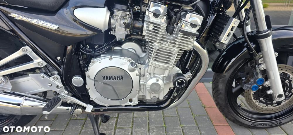 Yamaha XJR - 25