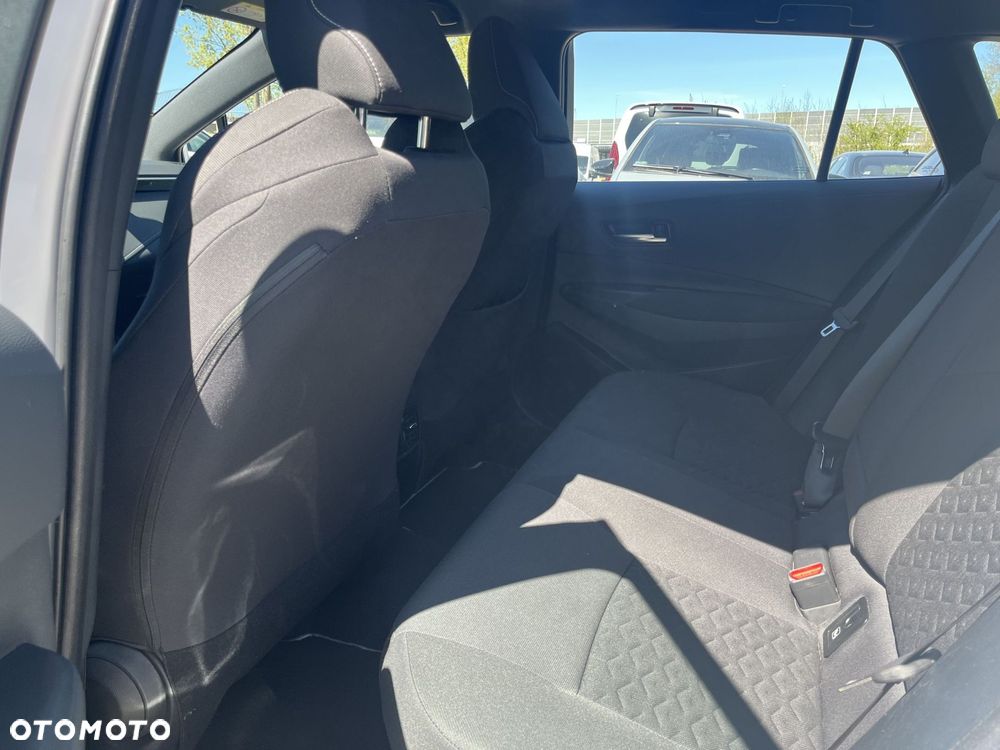 Toyota Corolla 1.8 Hybrid Comfort - 17
