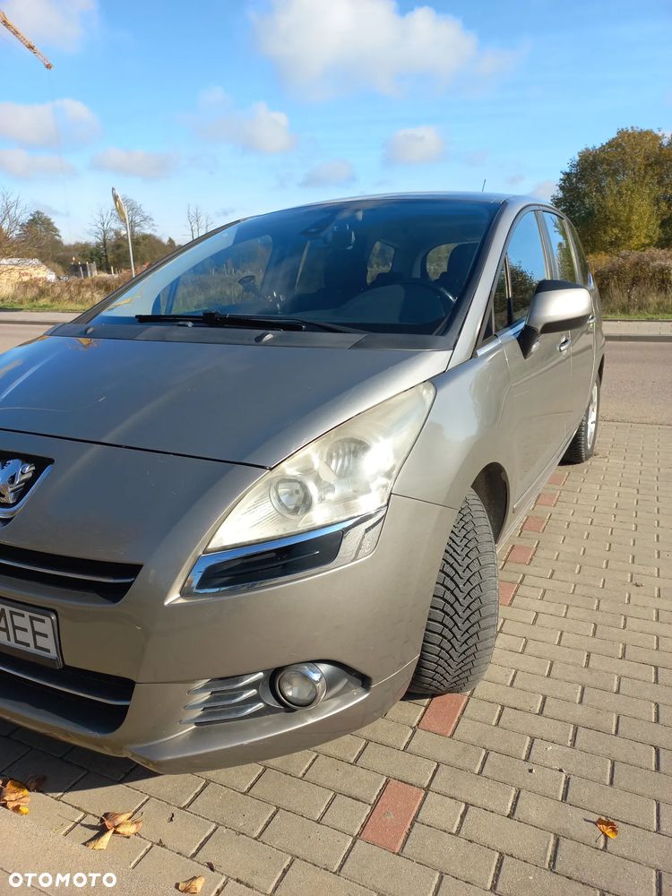 Peugeot 5008 - 8
