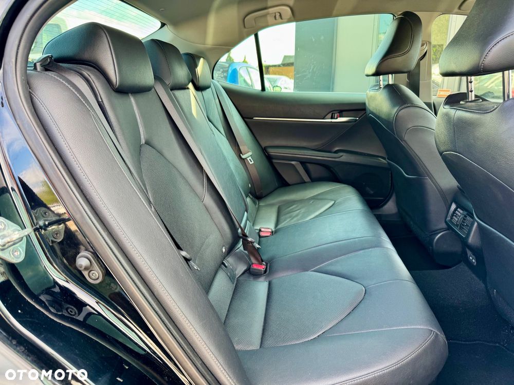 Toyota Camry 2.5 Hybrid Executive CVT - 17