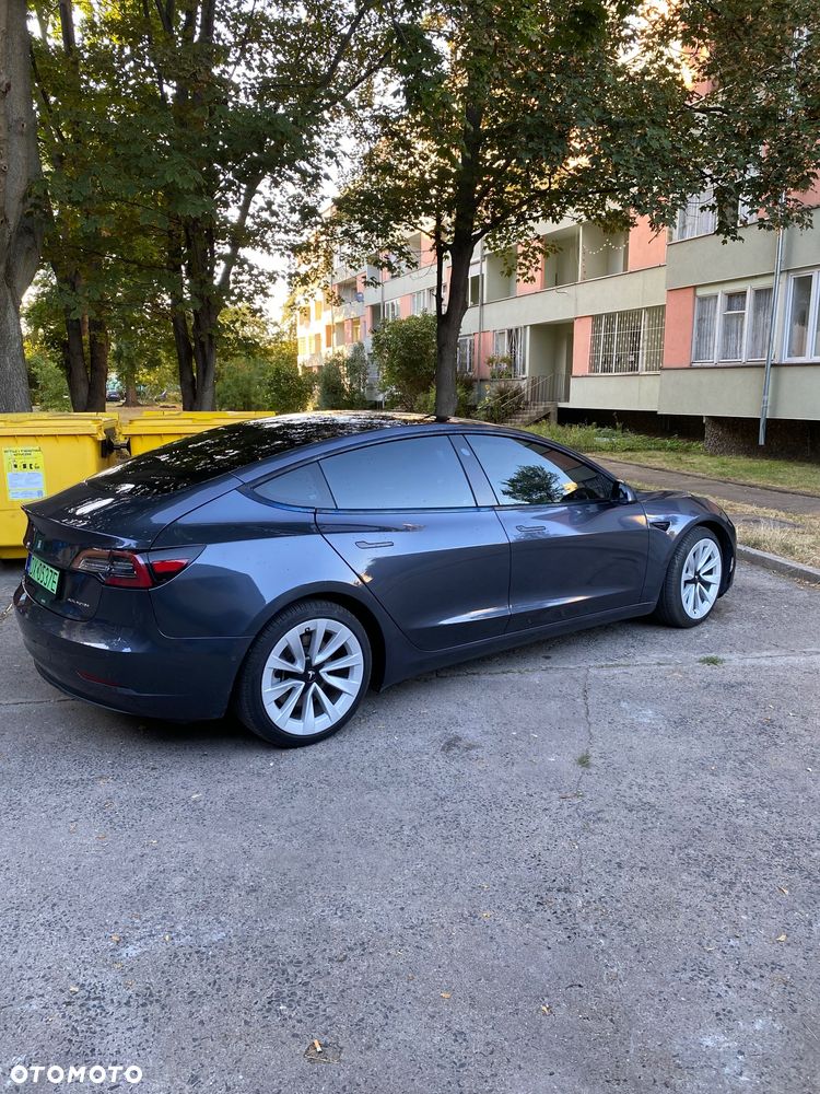 Tesla Model 3 - 7