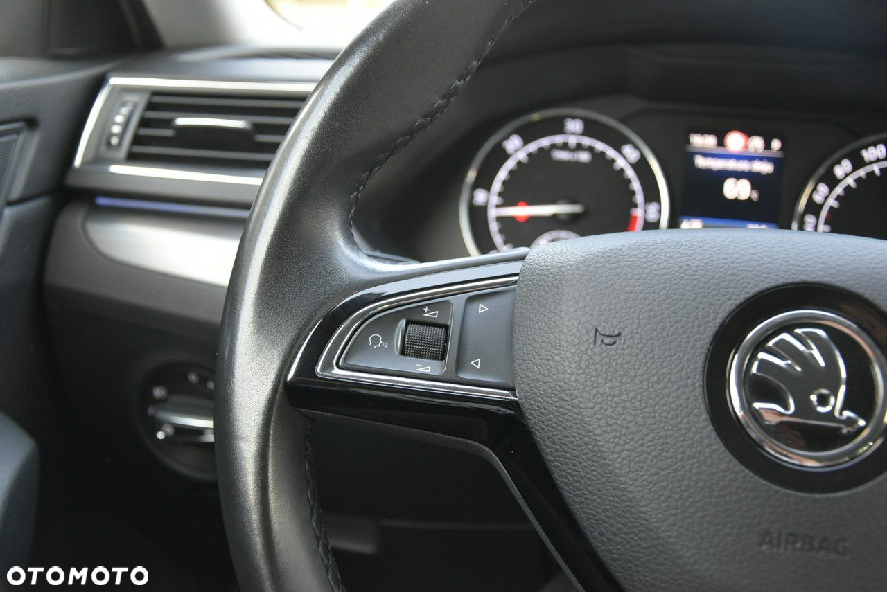 Skoda Superb 2.0 TDI DSG Style - 31