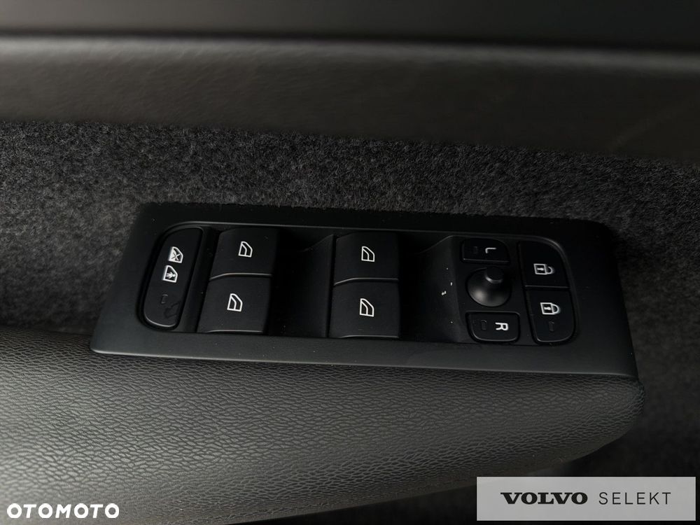 Volvo XC 40 - 25