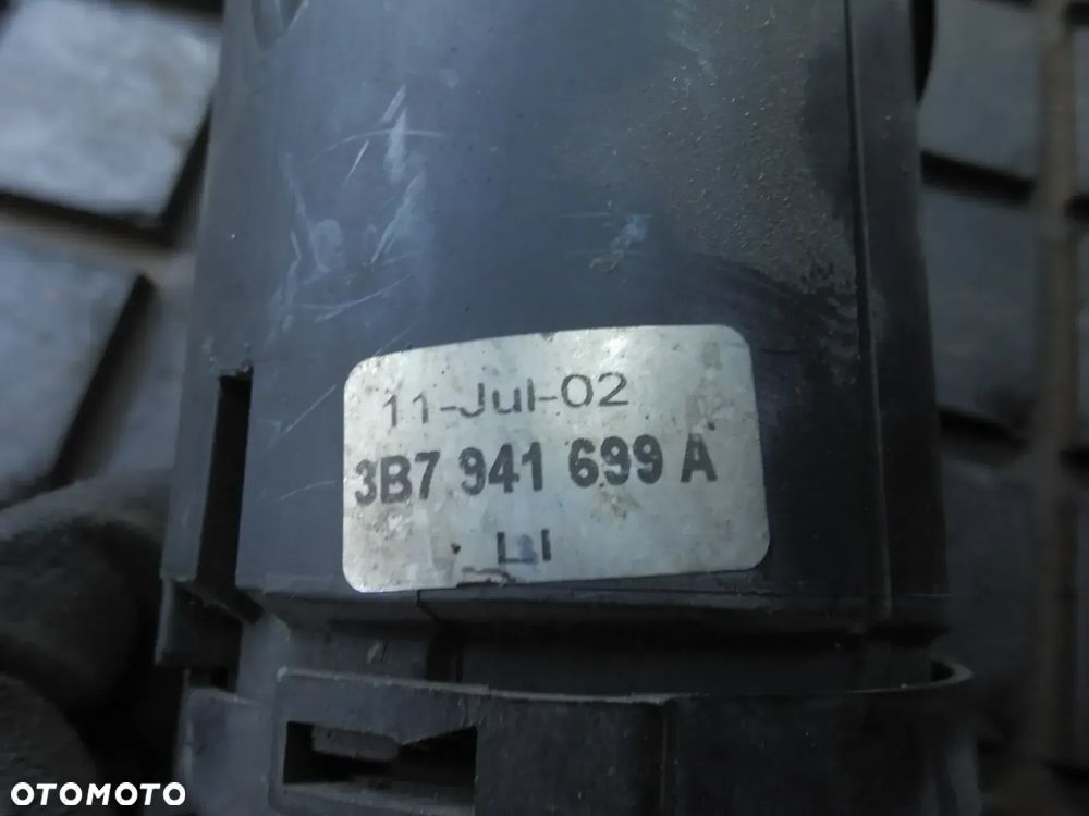 HALOGEN LEWY PRZÓD VOLKSWAGEN PASSAT B5 FL 3B7941699A - 3