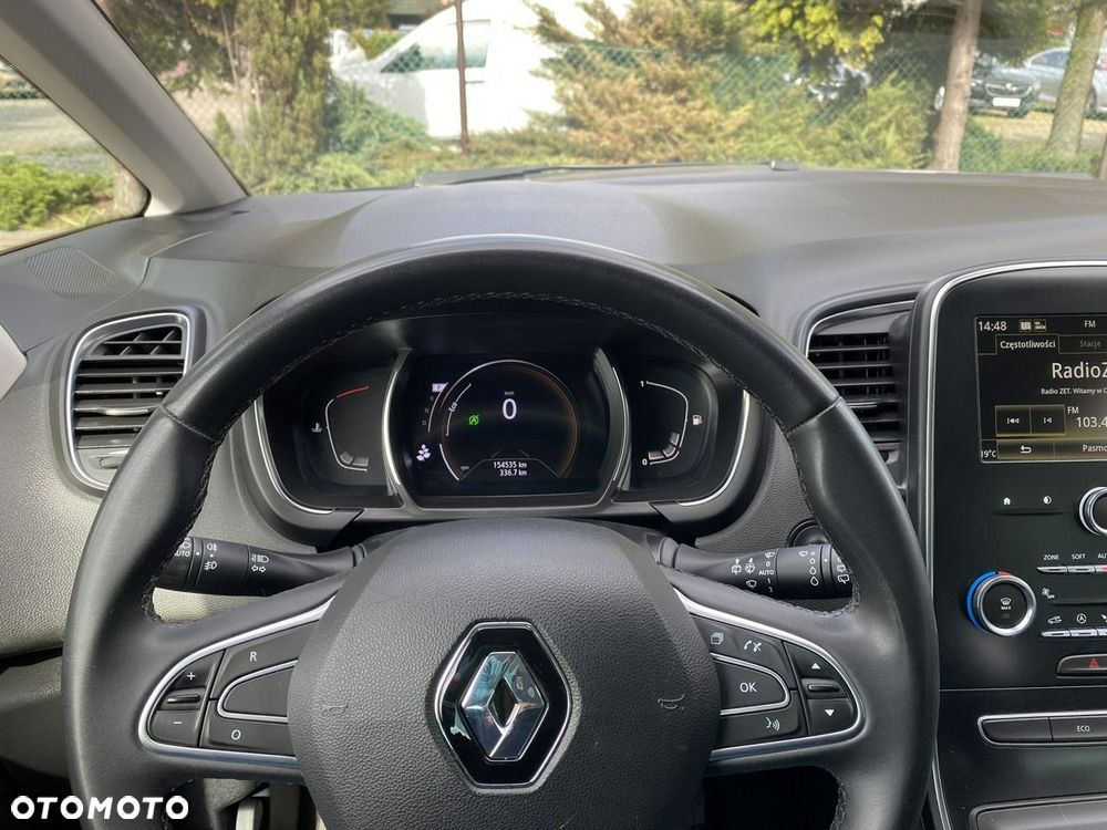 Renault Grand Scenic - 16