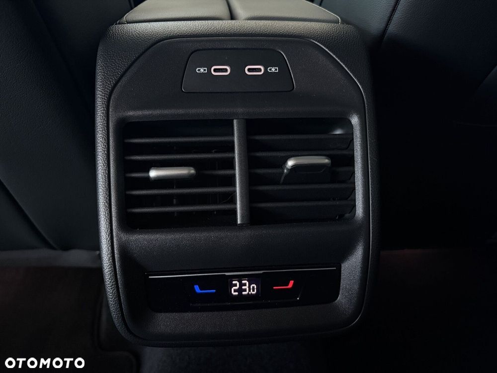 Volkswagen Passat - 26