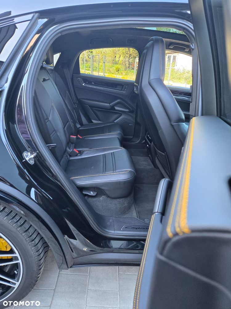 Porsche Cayenne - 15