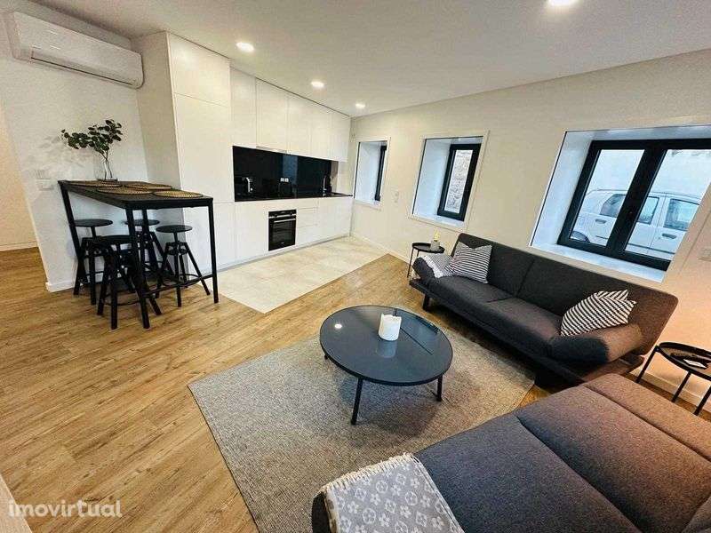 T1 Nova e Luminoso na Gaia perto da Ponte D.Luis - Grande imagem: 5/11