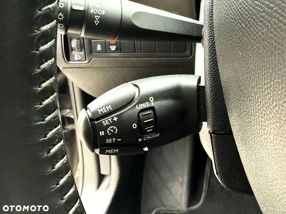 Peugeot 308 SW BlueHDi 150 EAT6 Stop & Start Allure - 12