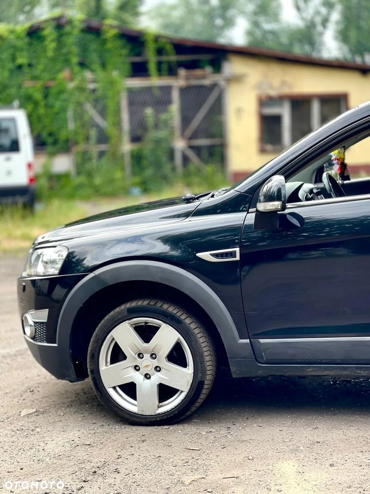 Chevrolet Captiva 2.2 d LTZ - 4