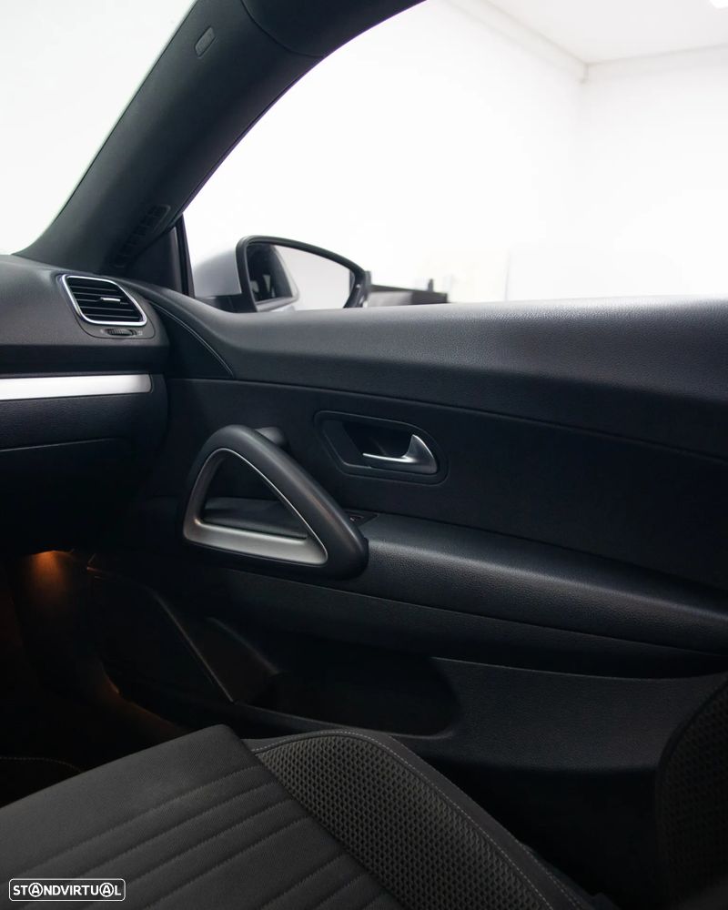 VW Scirocco 2.0 TSI DSG - 41