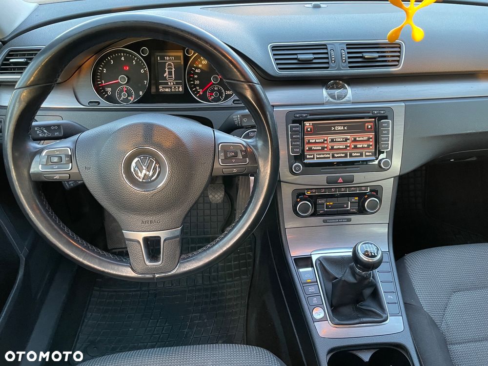 Volkswagen Passat 1.8 TSI Comfortline - 11