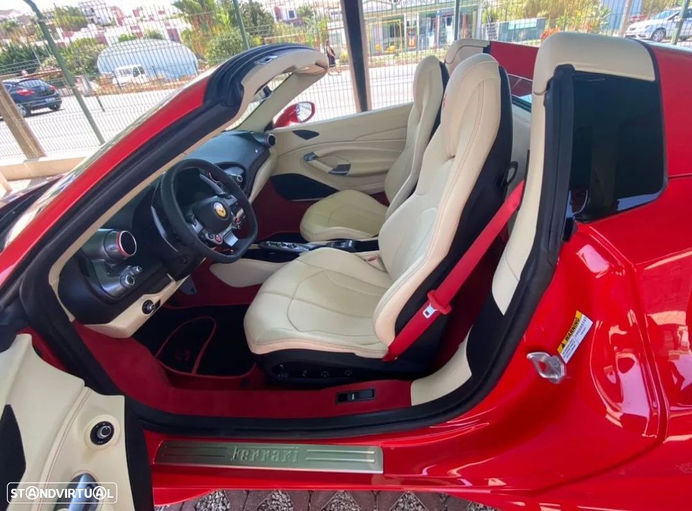 Ferrari F8 Tributo - 31