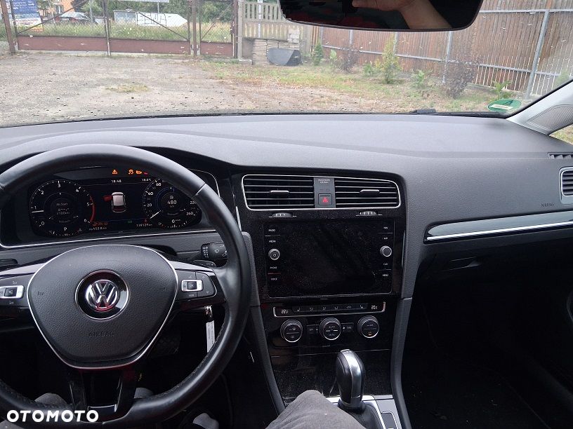 Volkswagen Golf 2.0 TDI SCR DSG R-Line - 9