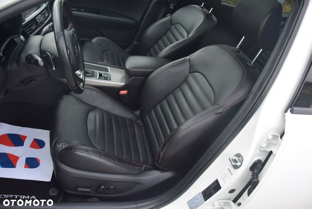 Kia Optima - 40