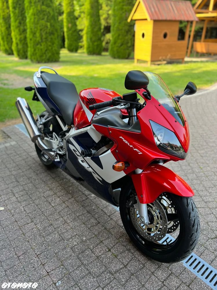 Honda CBR - 19