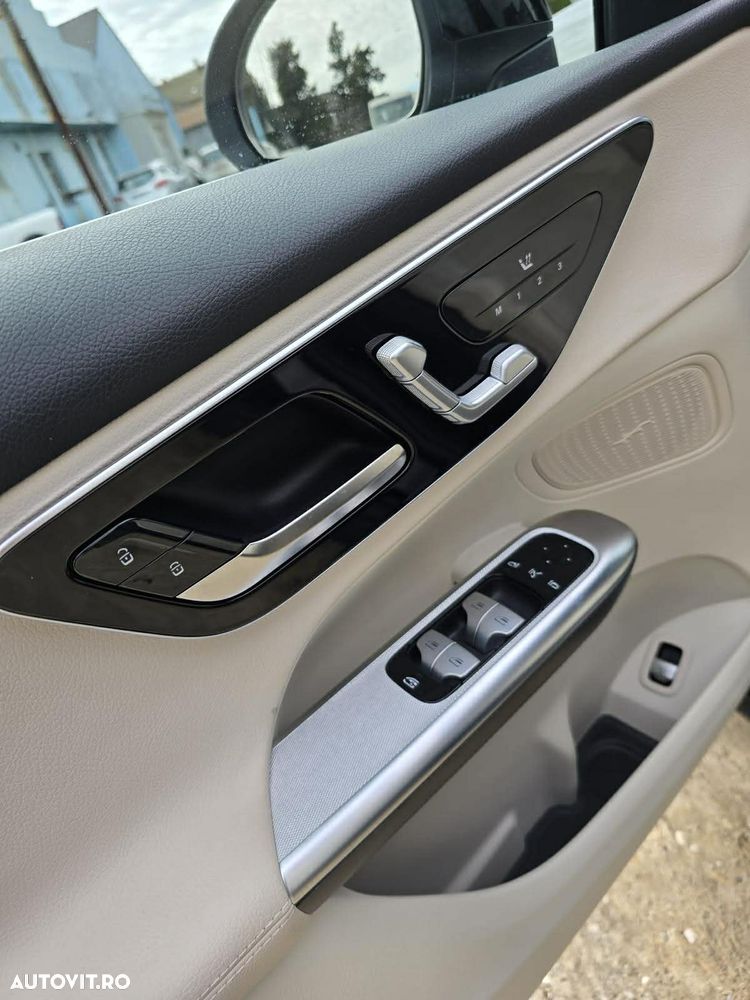 Mercedes-Benz GLC - 12