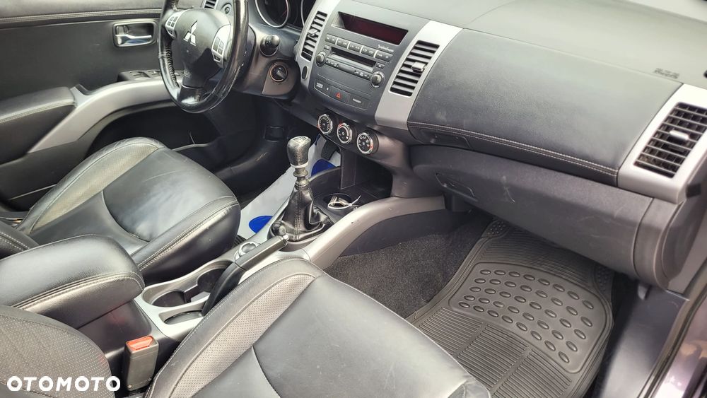 Mitsubishi Outlander 2.2 DI-D 4WD Invite - 30