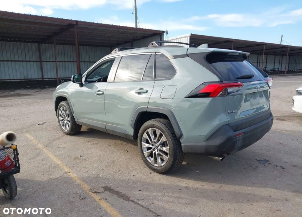 Toyota RAV4 - 4