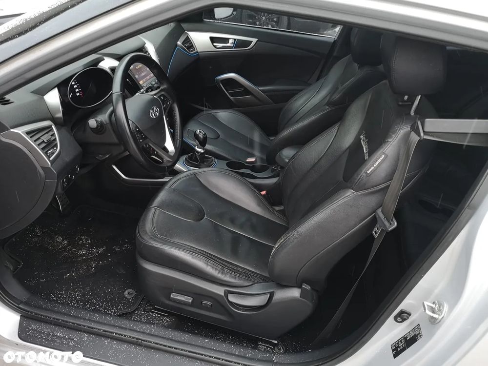 Hyundai Veloster 1.6 GDI Premium - 22
