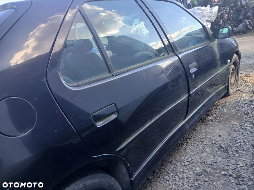 PEUGEOT 306 2.0 HDI HB 90KM RHY DW10TD silnik BVM 5 skrzynia napęd sanki belka wahacz wahacze zacisk zaciski zwrotnica piasta kopyto mc person amortyzator sprężyna maglownica - 9