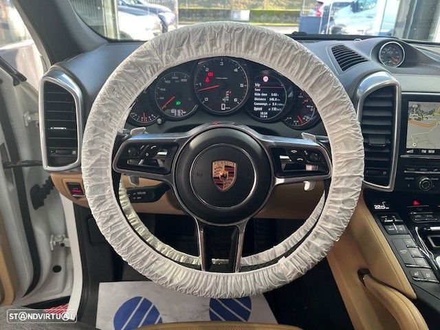 Porsche Cayenne Platinum Edition - 14