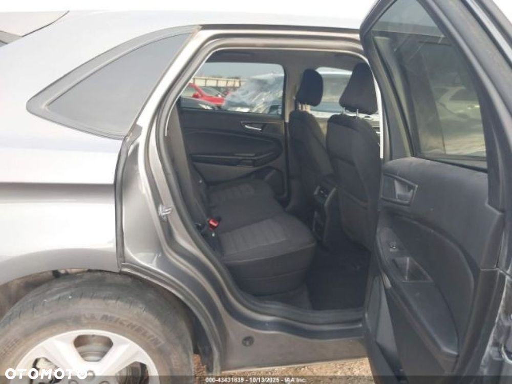 Ford Edge - 10