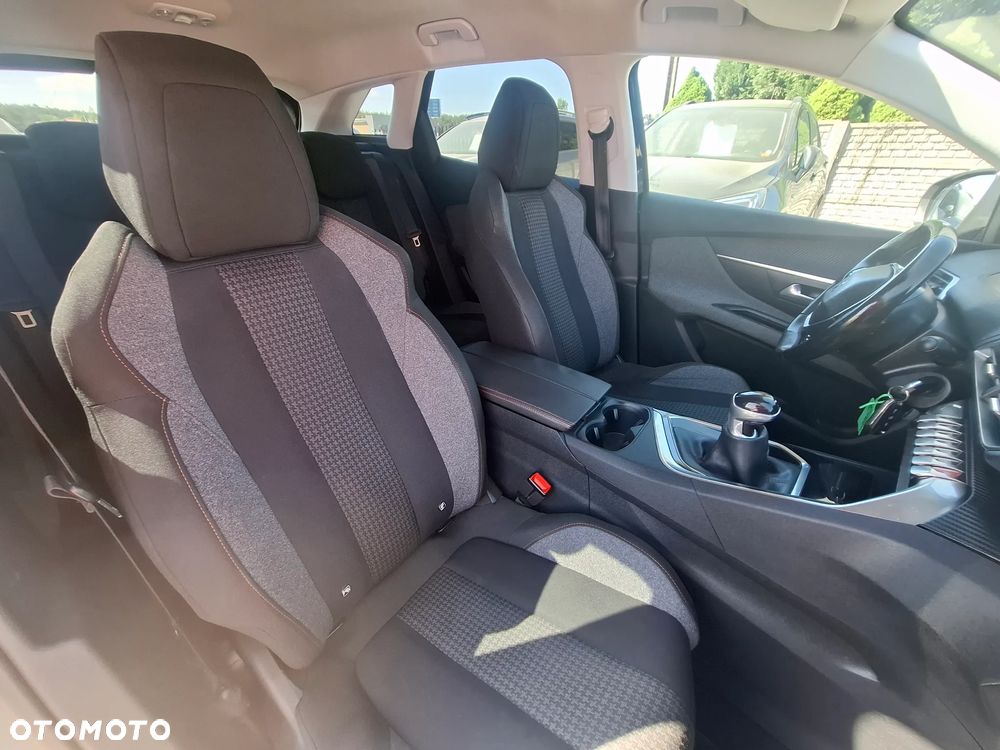Peugeot 3008 1.6 BlueHDi Style S&S - 16