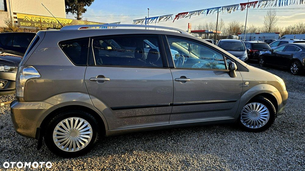 Toyota Corolla Verso - 8