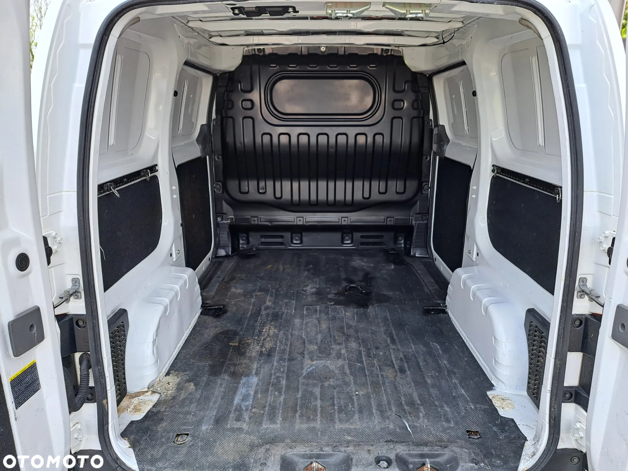 Nissan NV200 - 27