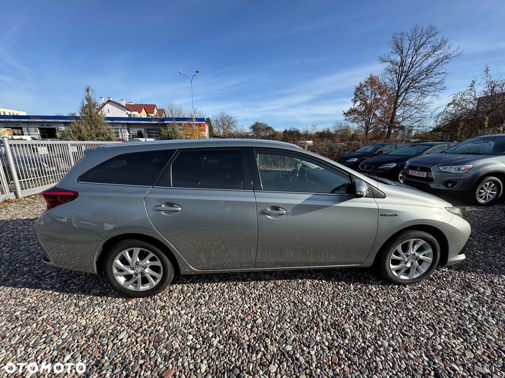 Toyota Auris Touring Sports Hybrid Edition-S - 13