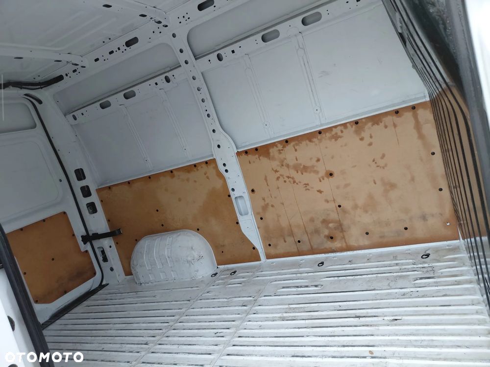 Nissan Interstar - 15